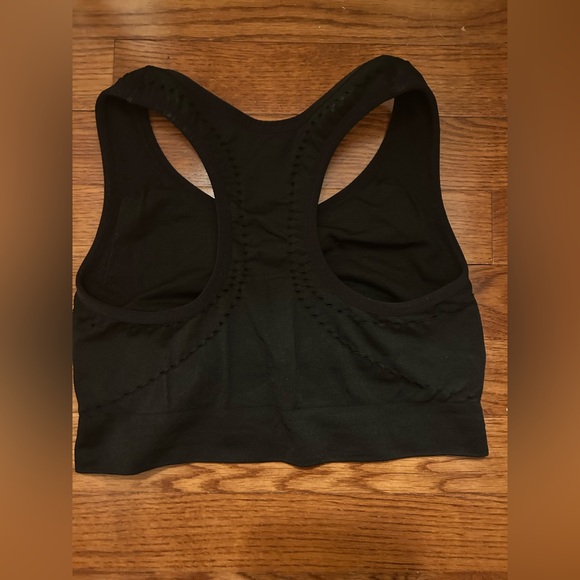 Crivit Women’s Sz 8/10 Classic Black Sports Bra - Perfect for Working Out - Picture 4 of 13